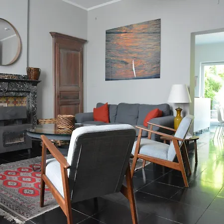 Сasa de vacaciones Family Retreat, Forested Anhee Denee