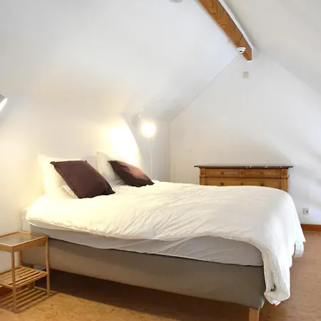 Family Retreat, Forested Anhee Vakantiehuis *