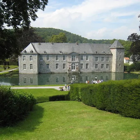 Family Retreat, Forested Anhee