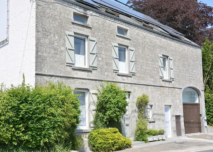 Family Retreat, Forested Anhee