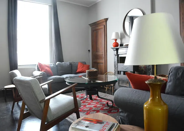 Family Retreat, Forested Anhee *