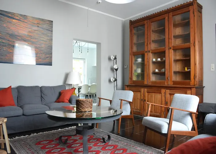 Family Retreat, Forested Anhee Ferienhaus Denee