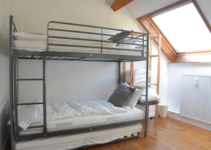 Family Retreat, Forested Anhee