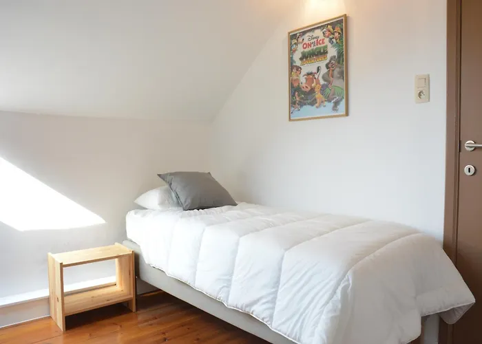 Family Retreat, Forested Anhee