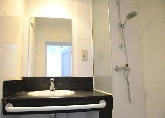 Family Retreat, Forested Anhee