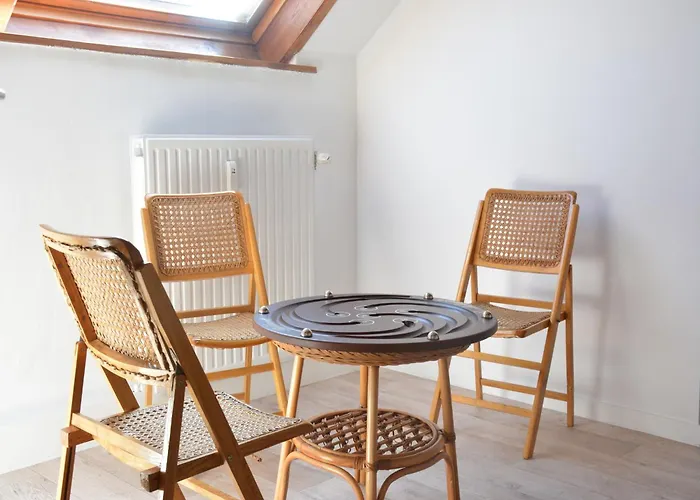 Family Retreat, Forested Anhee Hébergement de vacances