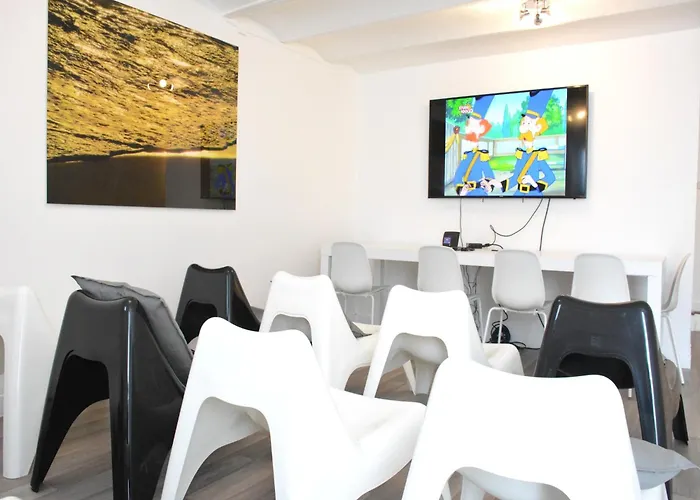 Family Retreat, Forested Anhee * Denee