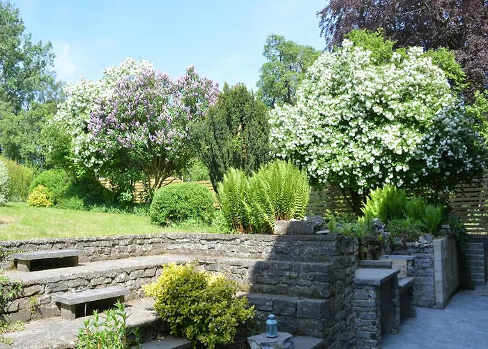 Family Retreat, Forested Anhee Hébergement de vacances *