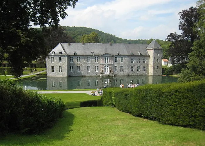 Family Retreat, Forested Anhee