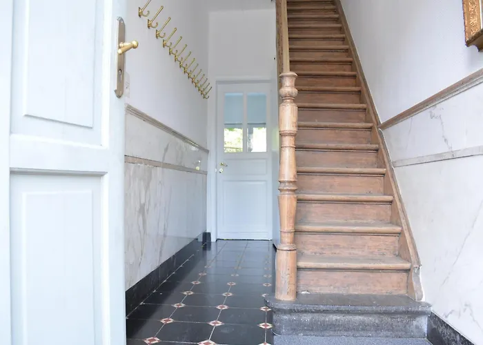 Family Retreat, Forested Anhee Hébergement de vacances Denee