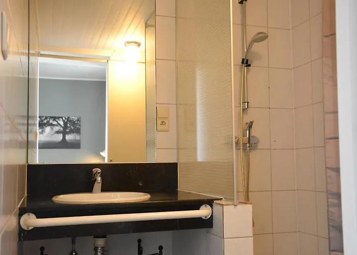 Family Retreat, Forested Anhee Hébergement de vacances